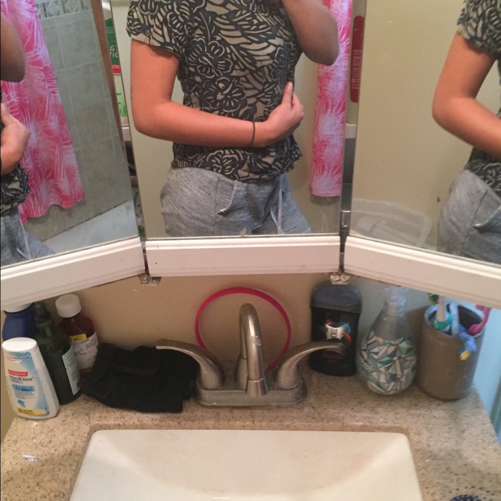 Patterned top - Picture 3 of 6